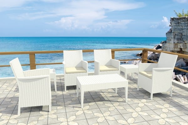 221cda18f554654fa105349a98be423c